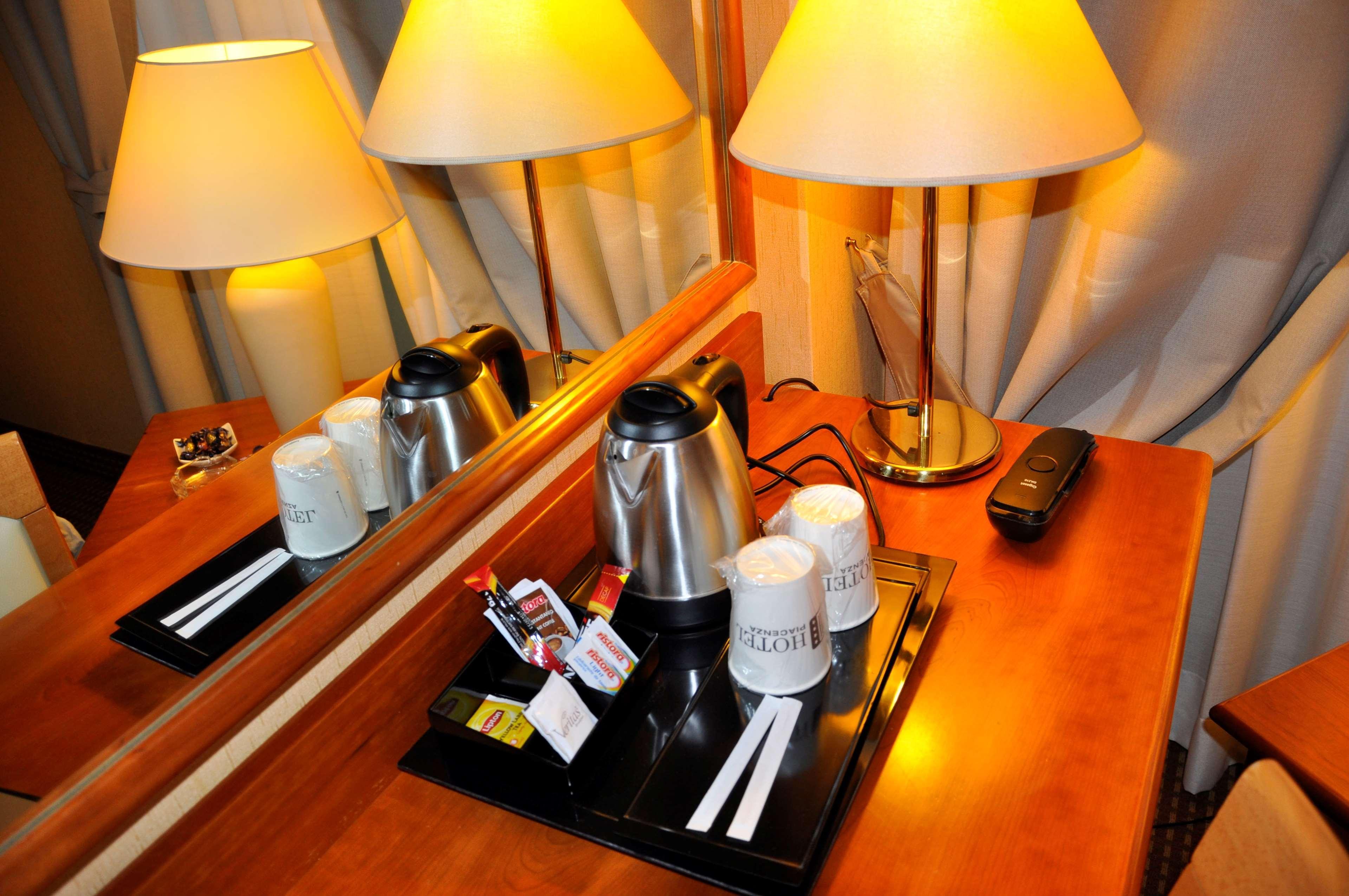 เบสต์ เวสเทิร์น พลัส พาร์ค โฮเต็ล ปอร์เดโนเน Hotel เปียเชนซา ภายนอก รูปภาพ