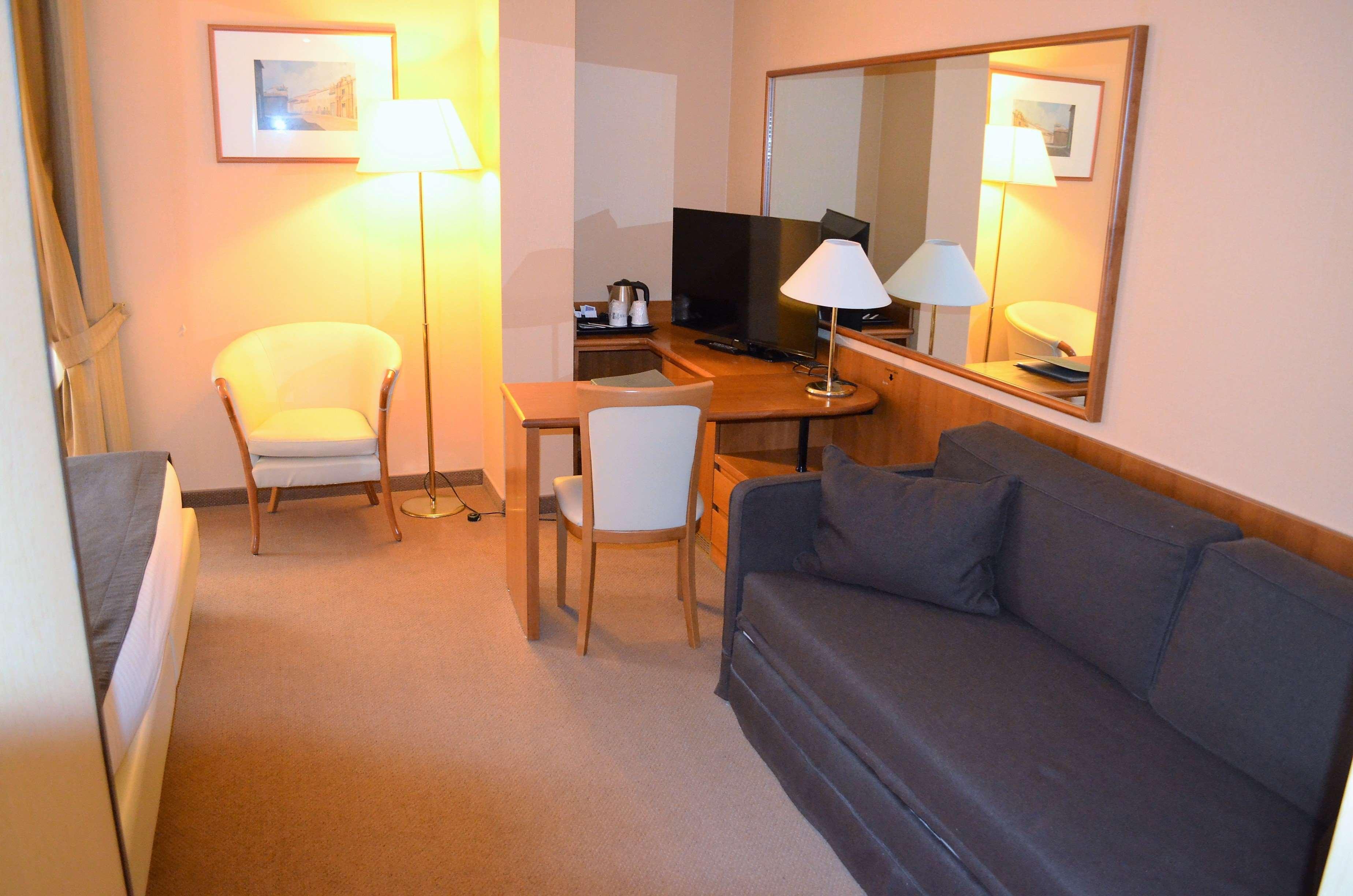 เบสต์ เวสเทิร์น พลัส พาร์ค โฮเต็ล ปอร์เดโนเน Hotel เปียเชนซา ภายนอก รูปภาพ