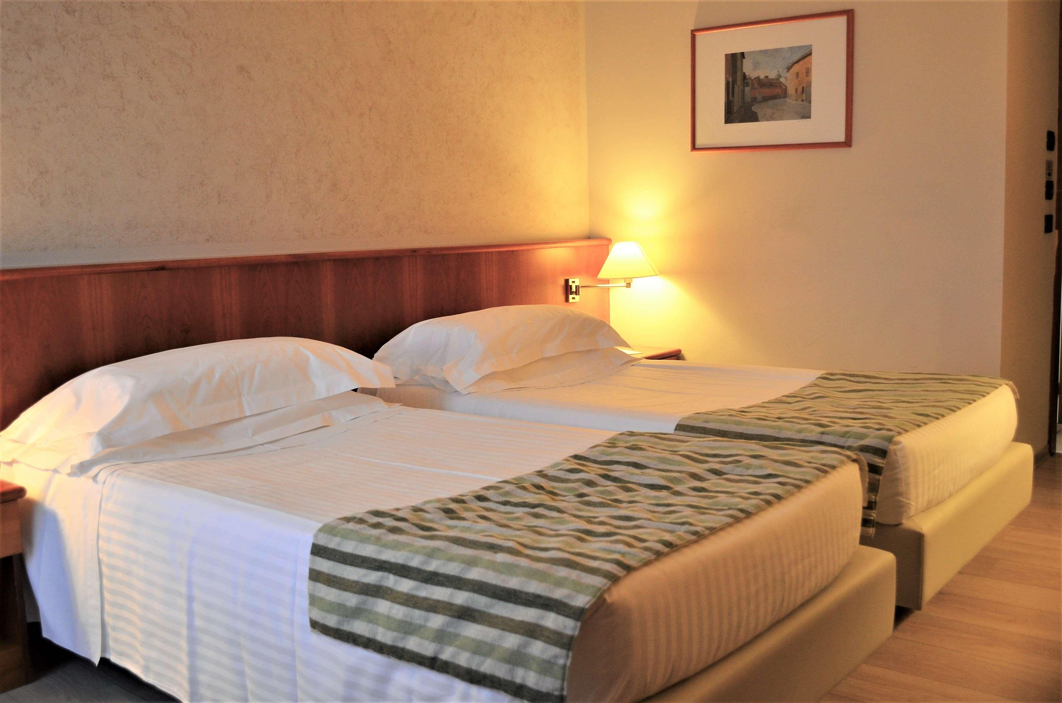 เบสต์ เวสเทิร์น พลัส พาร์ค โฮเต็ล ปอร์เดโนเน Hotel เปียเชนซา ภายนอก รูปภาพ