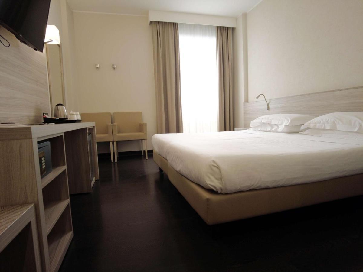 เบสต์ เวสเทิร์น พลัส พาร์ค โฮเต็ล ปอร์เดโนเน Hotel เปียเชนซา ภายนอก รูปภาพ