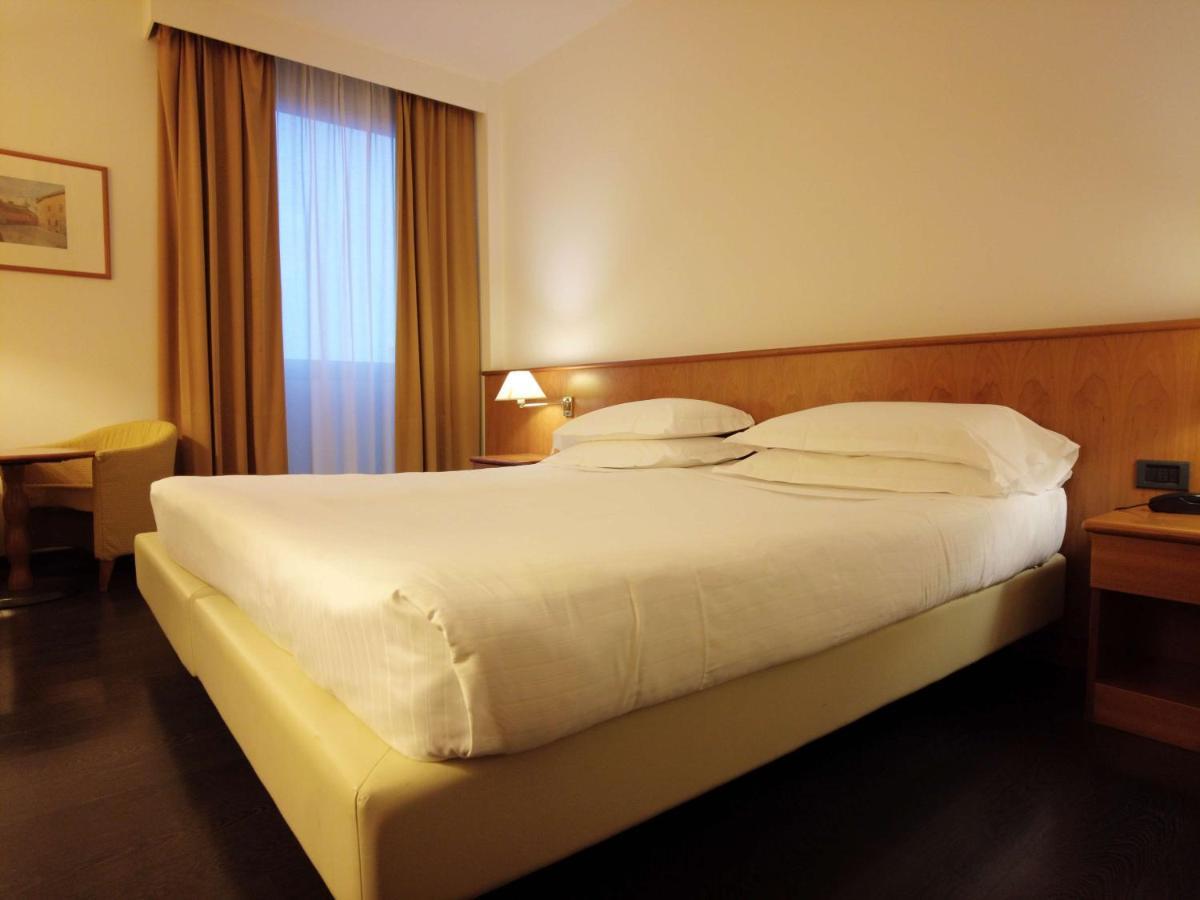 เบสต์ เวสเทิร์น พลัส พาร์ค โฮเต็ล ปอร์เดโนเน Hotel เปียเชนซา ภายนอก รูปภาพ