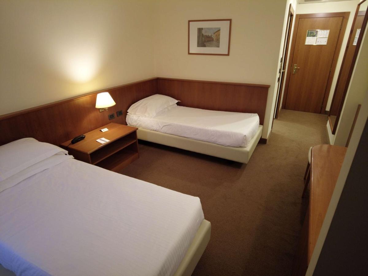 เบสต์ เวสเทิร์น พลัส พาร์ค โฮเต็ล ปอร์เดโนเน Hotel เปียเชนซา ภายนอก รูปภาพ