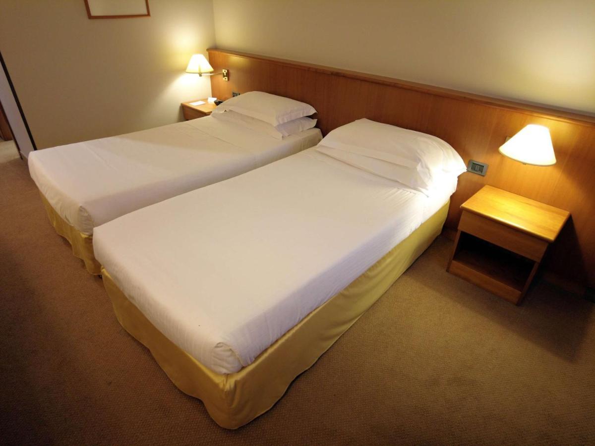 เบสต์ เวสเทิร์น พลัส พาร์ค โฮเต็ล ปอร์เดโนเน Hotel เปียเชนซา ภายนอก รูปภาพ