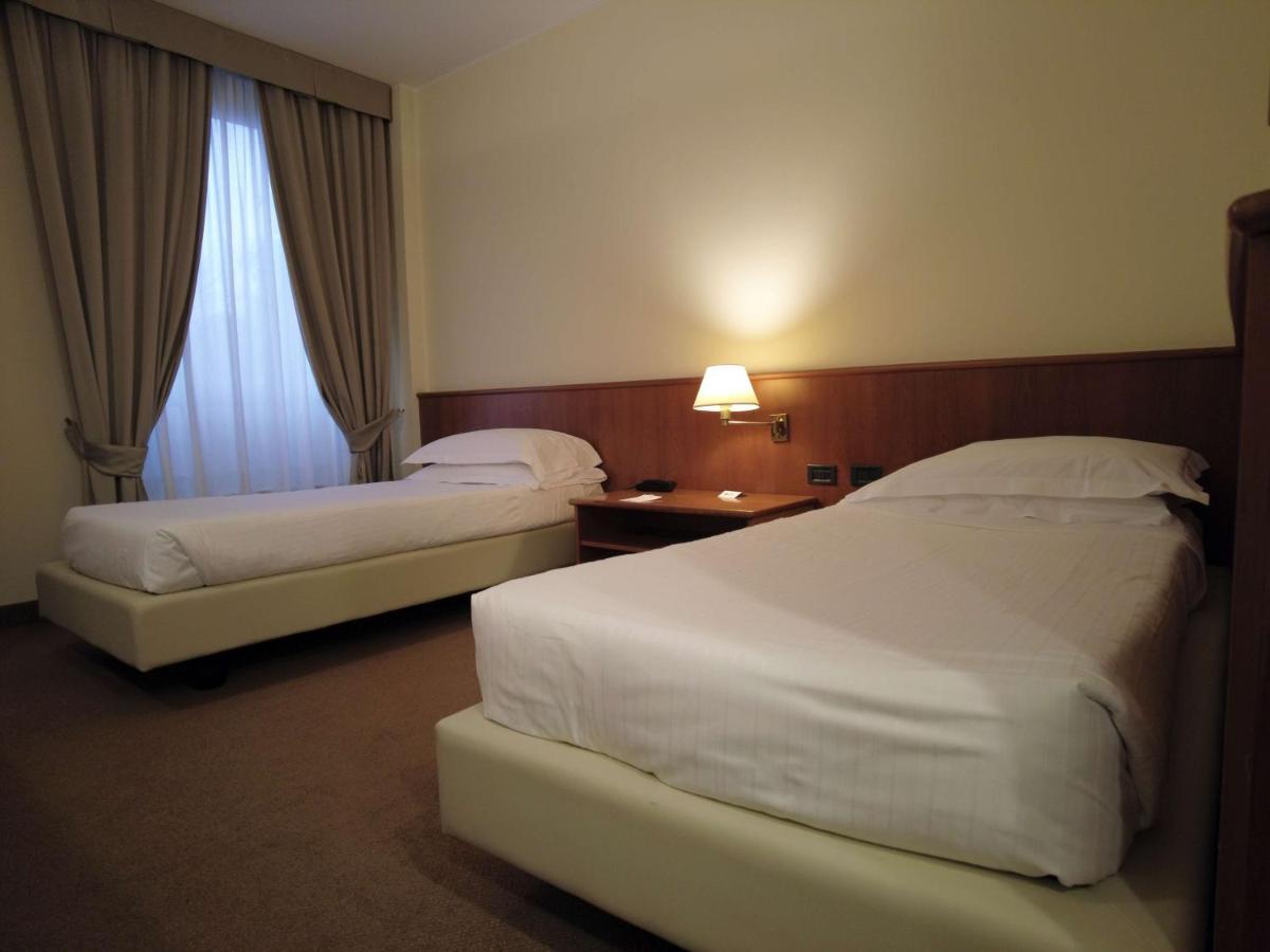 เบสต์ เวสเทิร์น พลัส พาร์ค โฮเต็ล ปอร์เดโนเน Hotel เปียเชนซา ภายนอก รูปภาพ