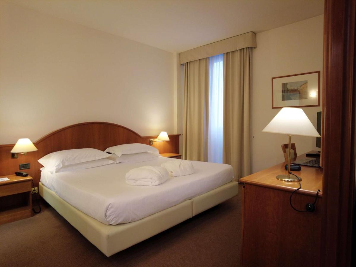 เบสต์ เวสเทิร์น พลัส พาร์ค โฮเต็ล ปอร์เดโนเน Hotel เปียเชนซา ภายนอก รูปภาพ