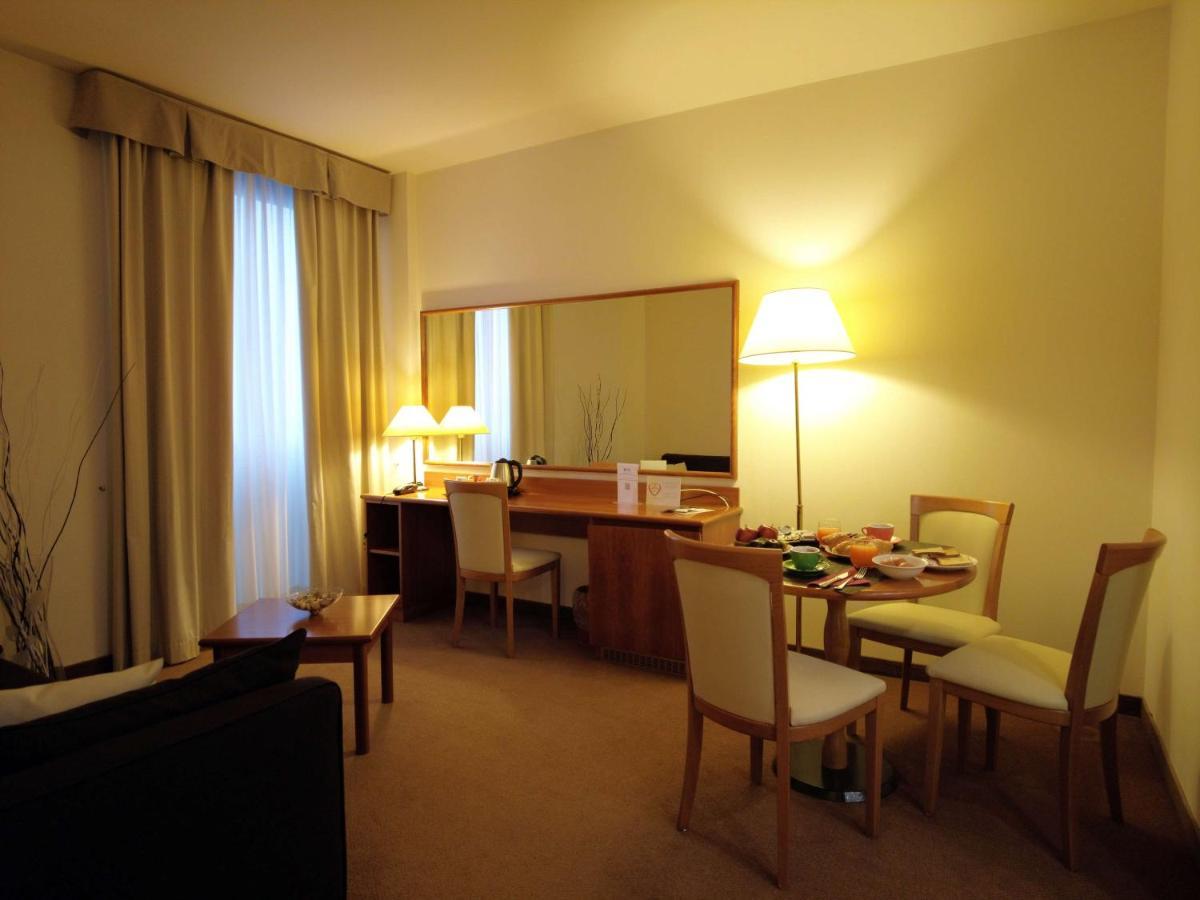 เบสต์ เวสเทิร์น พลัส พาร์ค โฮเต็ล ปอร์เดโนเน Hotel เปียเชนซา ภายนอก รูปภาพ