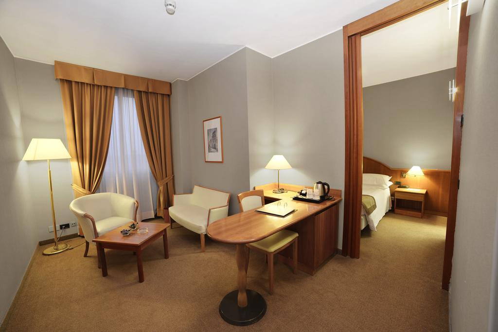 เบสต์ เวสเทิร์น พลัส พาร์ค โฮเต็ล ปอร์เดโนเน Hotel เปียเชนซา ภายนอก รูปภาพ