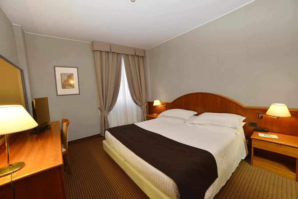 เบสต์ เวสเทิร์น พลัส พาร์ค โฮเต็ล ปอร์เดโนเน Hotel เปียเชนซา ภายนอก รูปภาพ