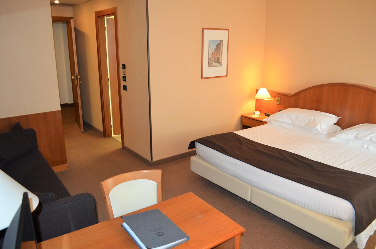 เบสต์ เวสเทิร์น พลัส พาร์ค โฮเต็ล ปอร์เดโนเน Hotel เปียเชนซา ภายนอก รูปภาพ