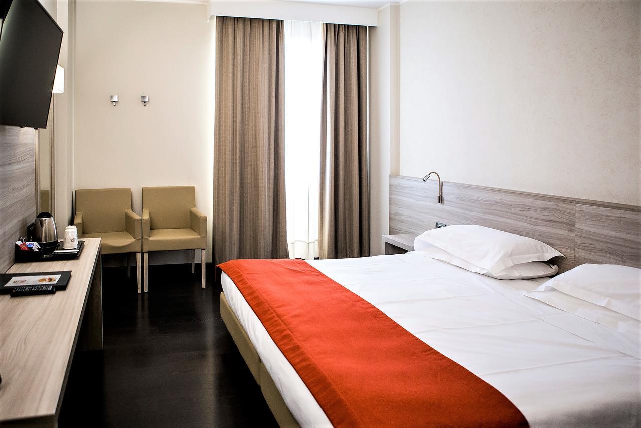 เบสต์ เวสเทิร์น พลัส พาร์ค โฮเต็ล ปอร์เดโนเน Hotel เปียเชนซา ภายนอก รูปภาพ